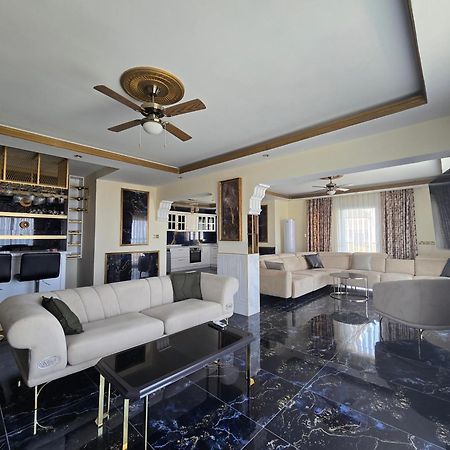 Long Beach Rental Apartments Trikomo Dış mekan fotoğraf