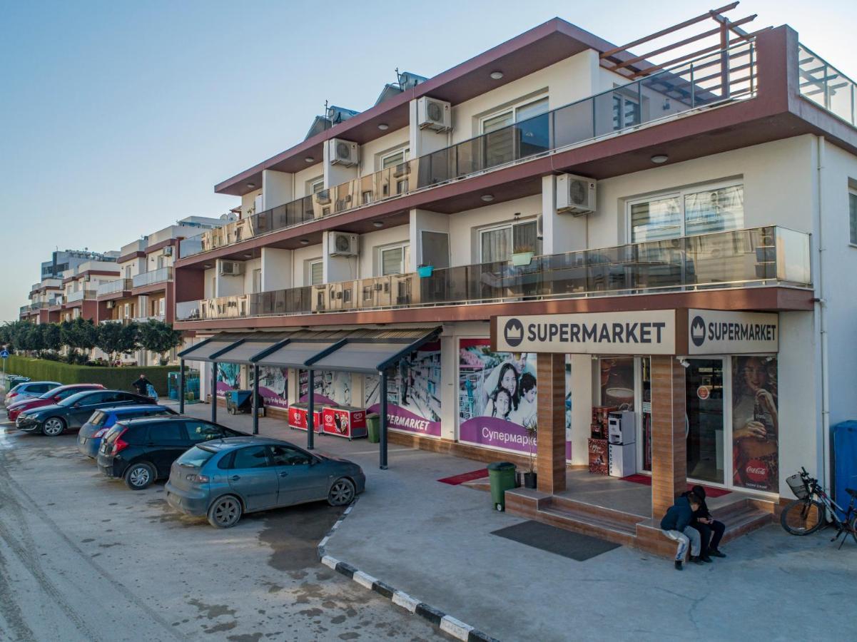 Long Beach Rental Apartments Trikomo Dış mekan fotoğraf