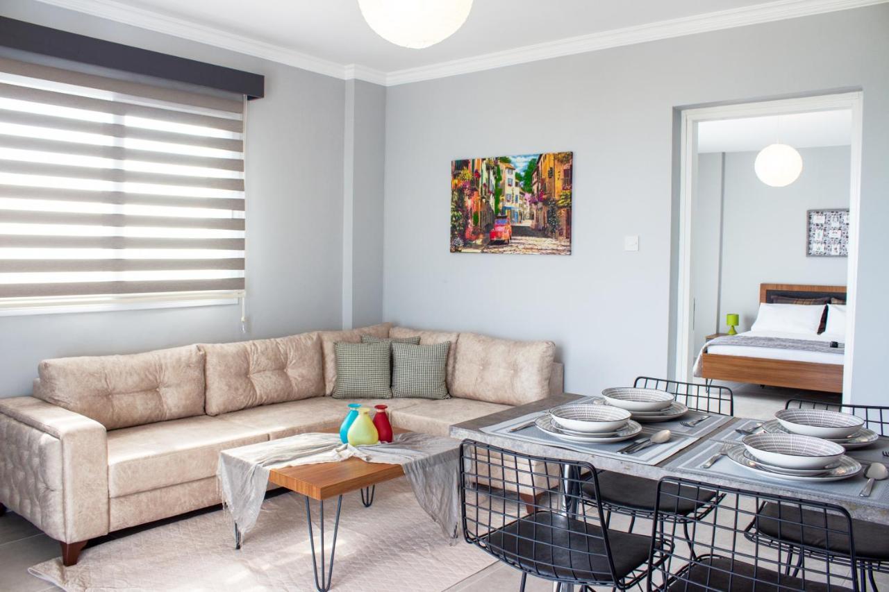 Long Beach Rental Apartments Trikomo Dış mekan fotoğraf