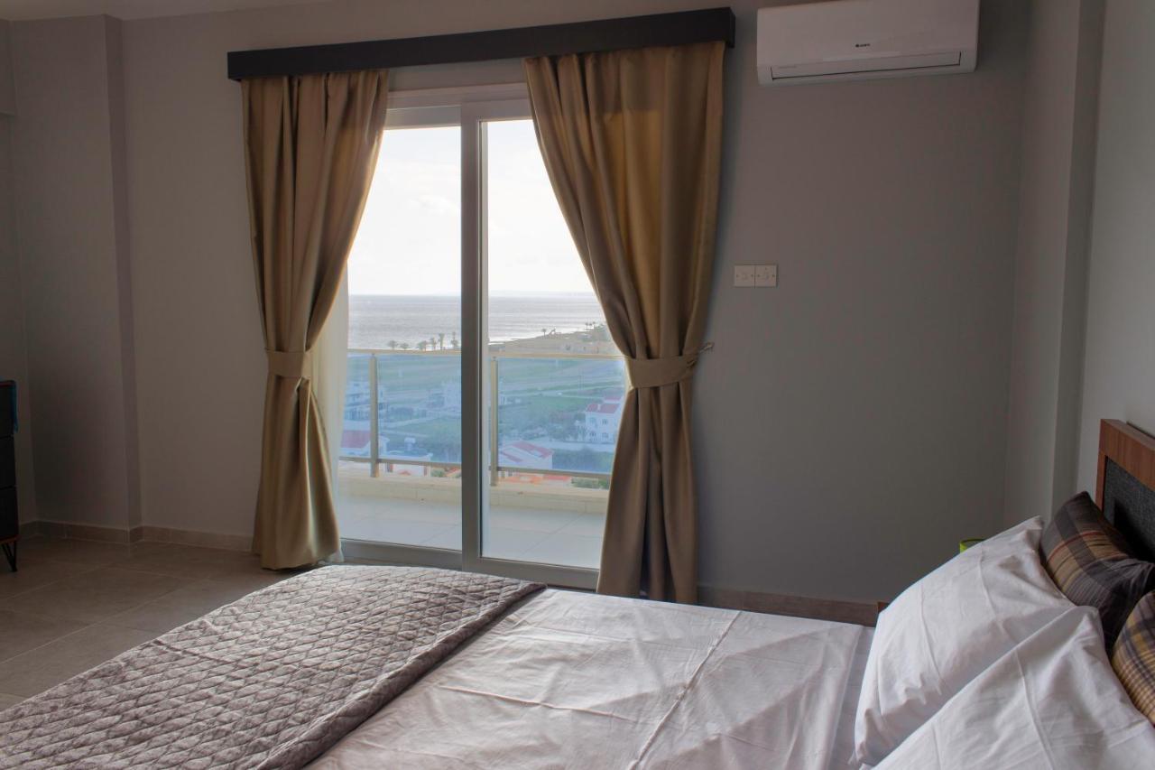 Long Beach Rental Apartments Trikomo Dış mekan fotoğraf