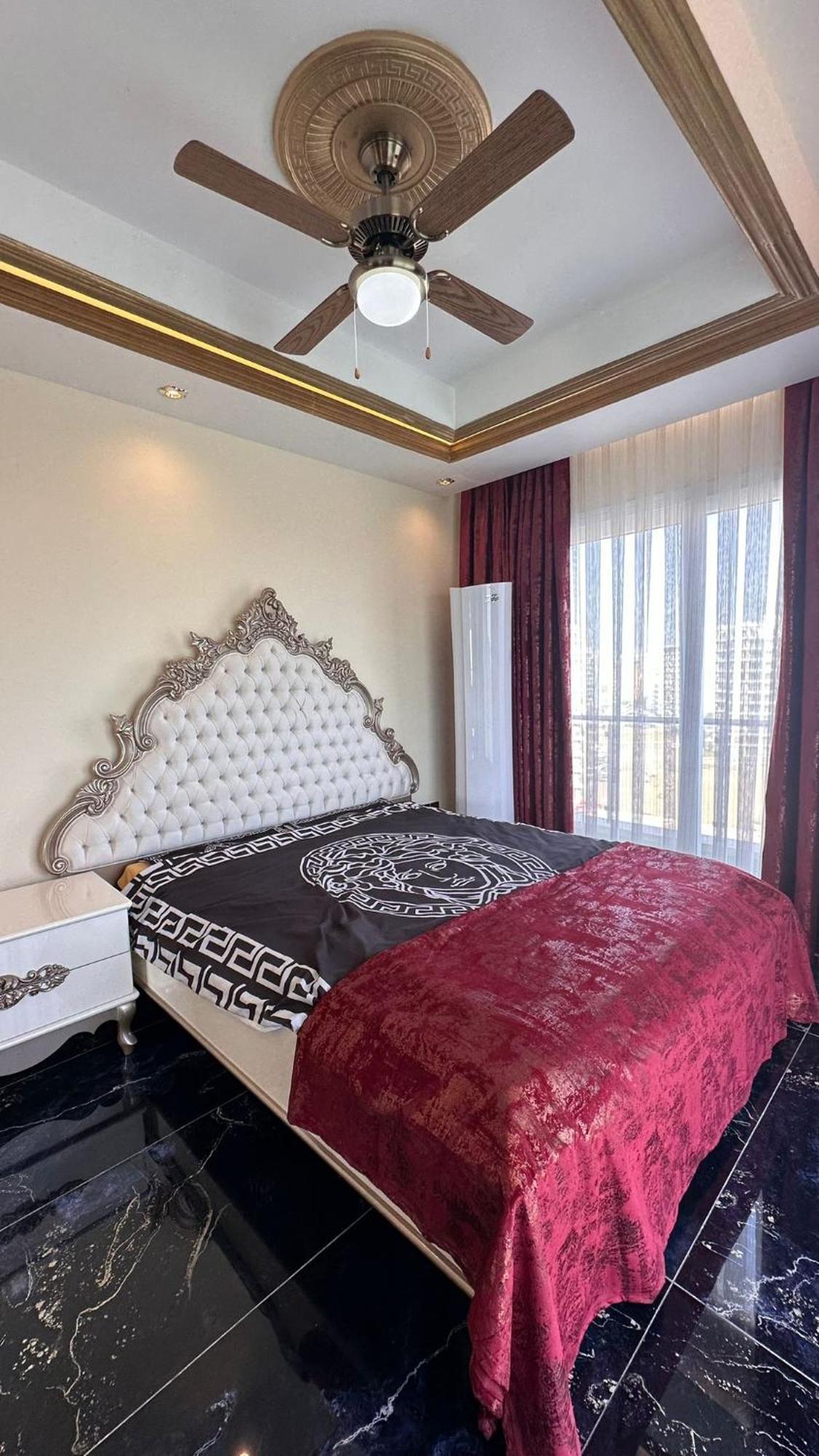 Long Beach Rental Apartments Trikomo Dış mekan fotoğraf