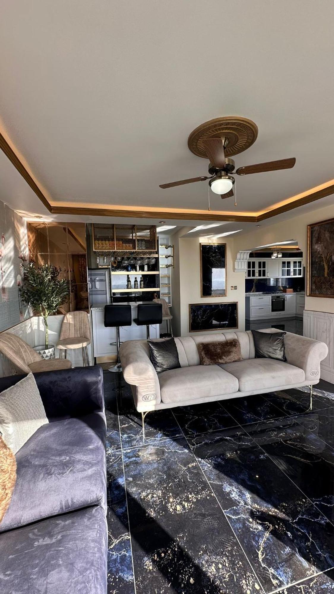 Long Beach Rental Apartments Trikomo Dış mekan fotoğraf