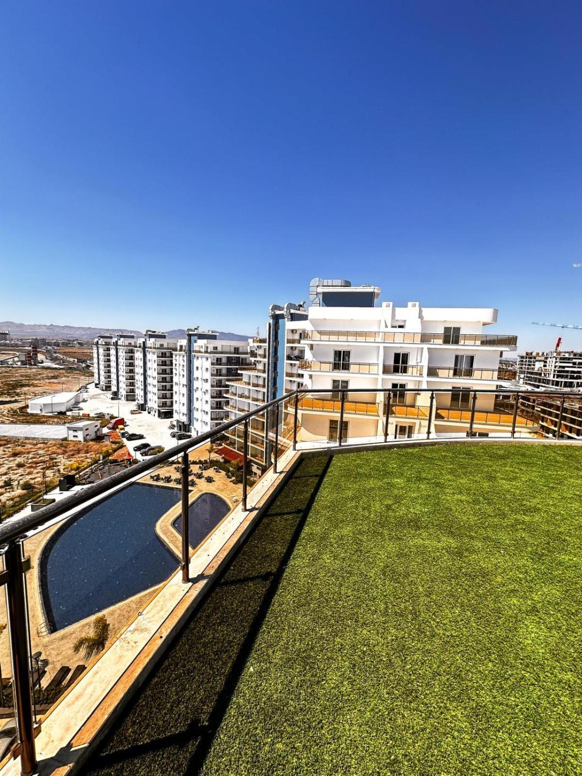 Long Beach Rental Apartments Trikomo Dış mekan fotoğraf