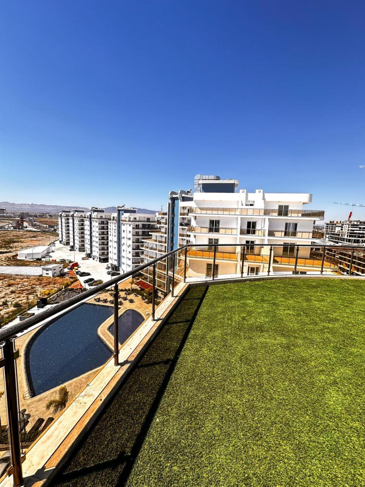 Long Beach Rental Apartments Trikomo Dış mekan fotoğraf