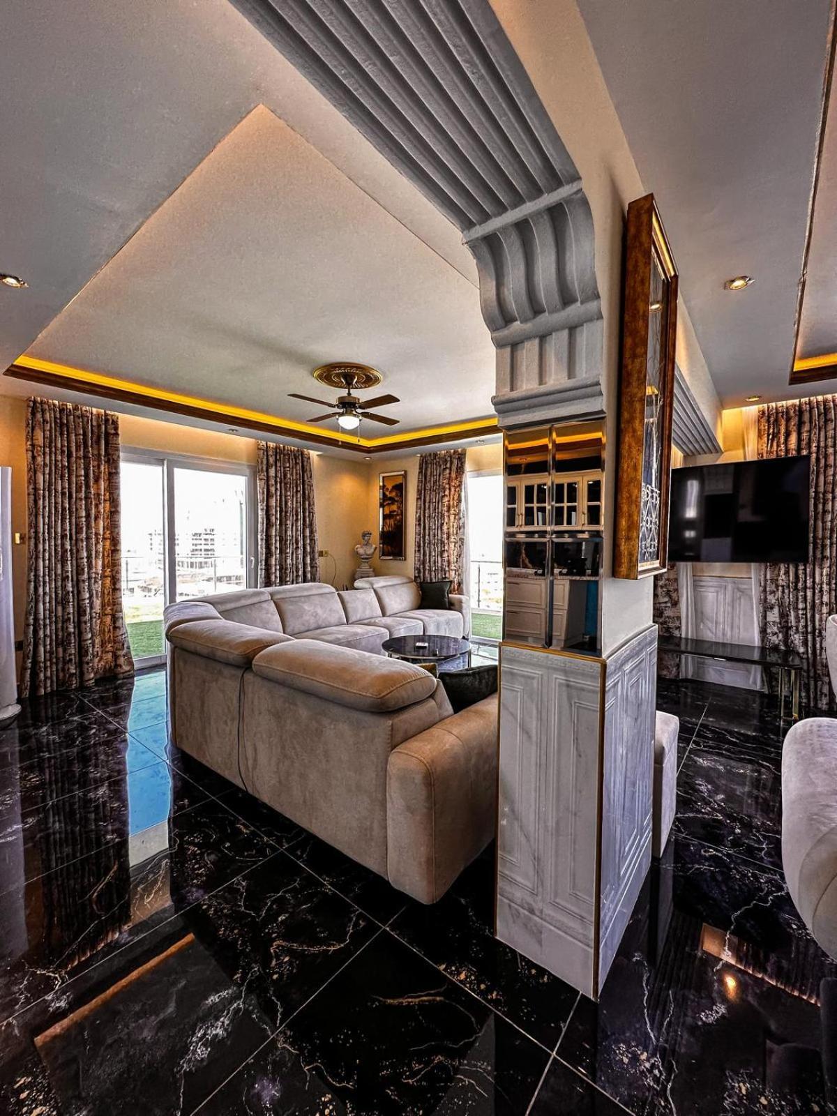 Long Beach Rental Apartments Trikomo Dış mekan fotoğraf