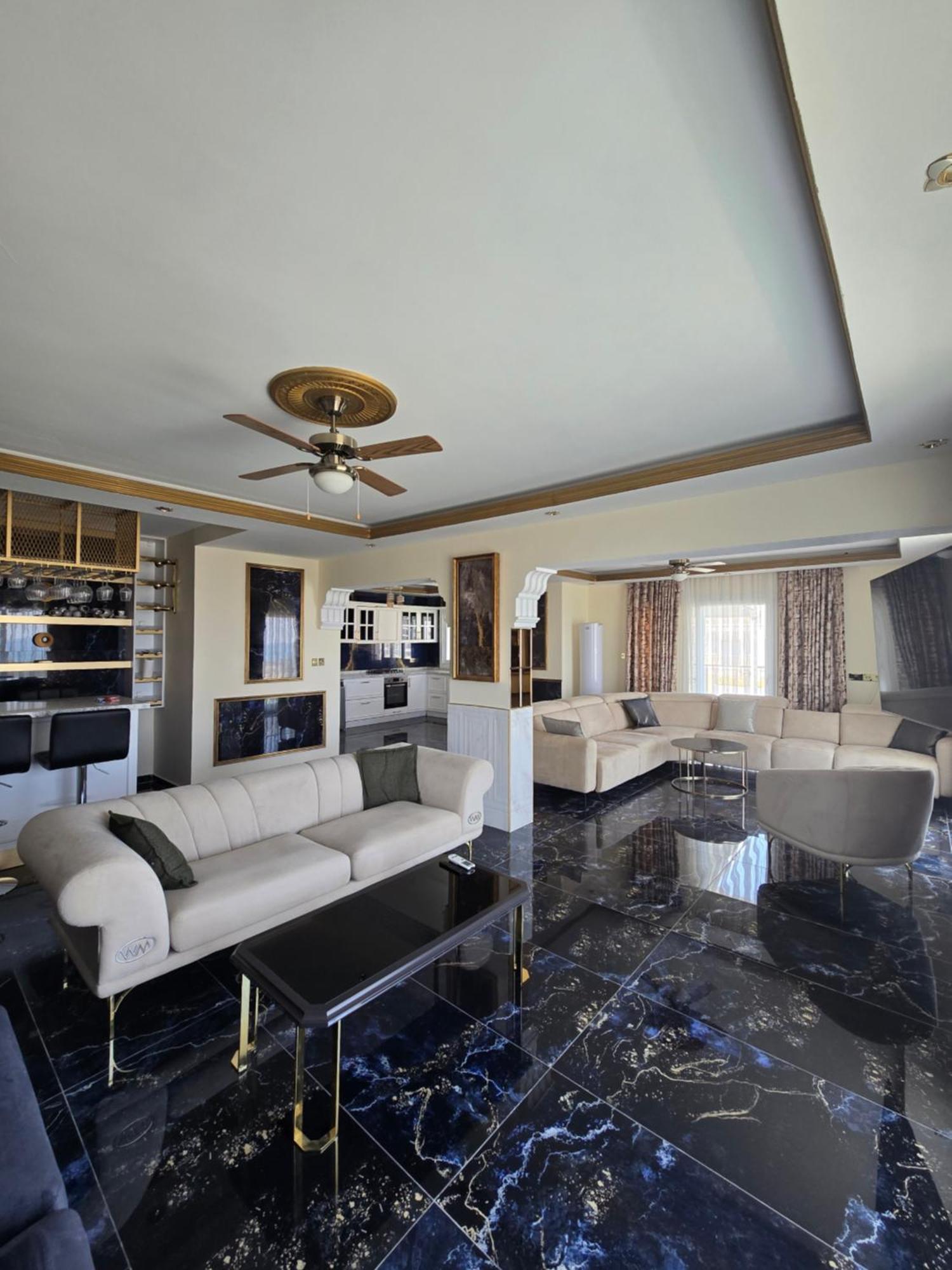 Long Beach Rental Apartments Trikomo Dış mekan fotoğraf